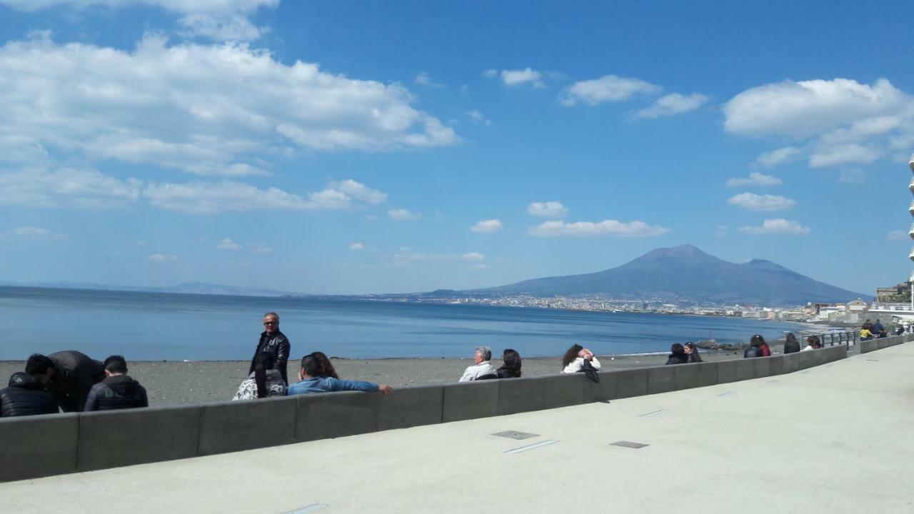 Апартаменти La Mansarda Sulla Terrazza Кастелламмаре-ді-Стабія Екстер'єр фото